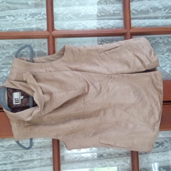 Kut from the Kloth vest size large - Picture 3 of 10